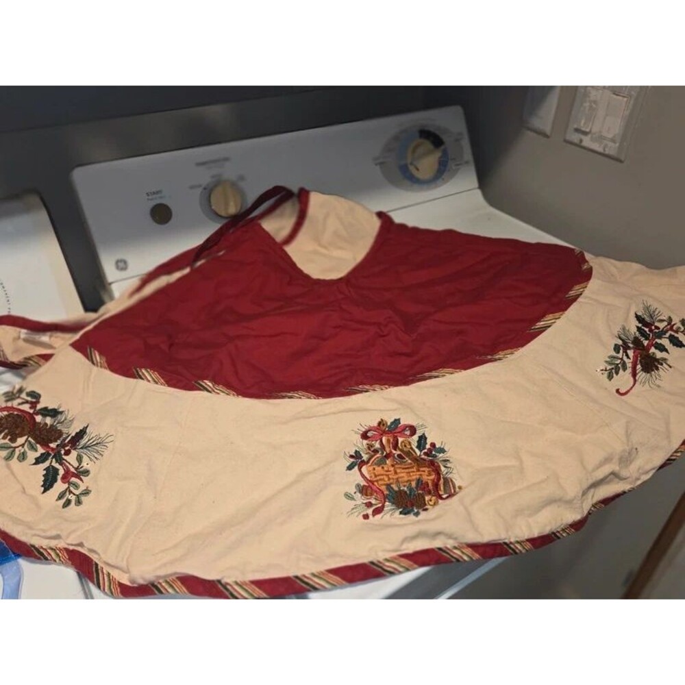 Christmas tree skirt